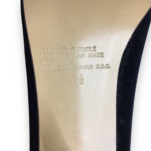 Wild Rose by Apollo, Kitten Heel Suede, Floral and Rhinestone, size 7.5 - Picture 6 of 14